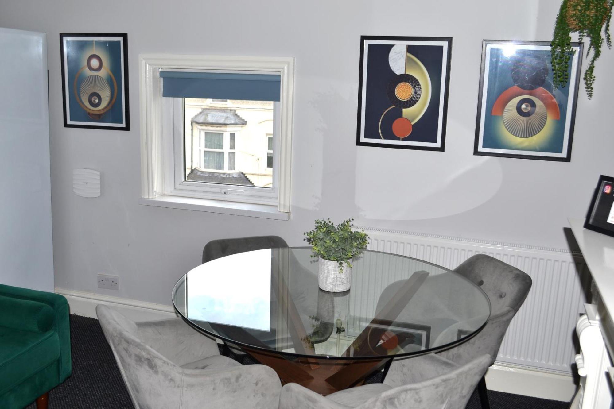Cottage Style 2 Bedroom Apt In City, Near Utilita Arena & Free Parking Birmingham Extérieur photo